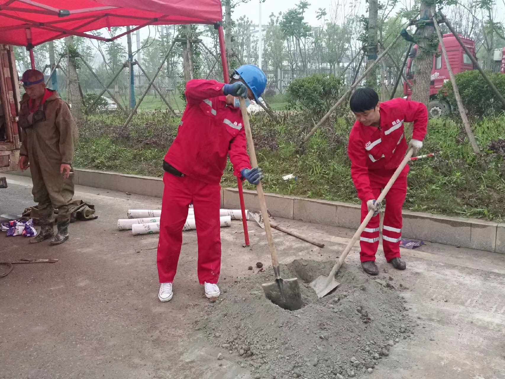 颍东管道疏通哪家好】及时进行市政管道清淤